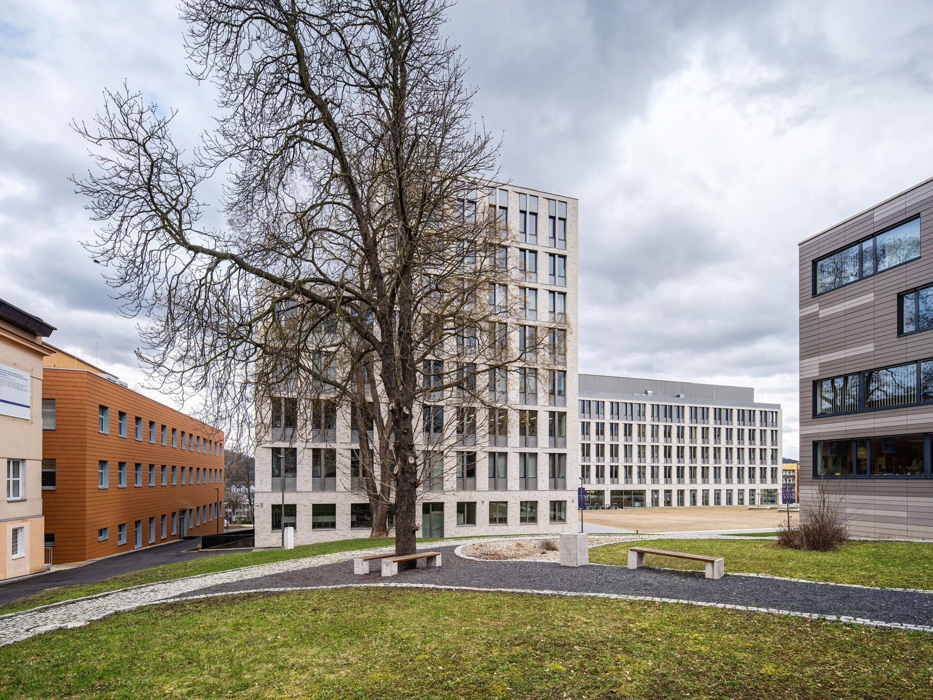 Centrum přírodovědných a technických oborů je největší budovou kampusu Univerzity J. E. Purkyně v Ústí nad Labem. Realizace byla dokončena v červnu 2020