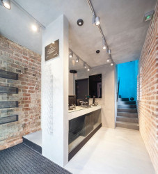 architekti chmelík & partneři, dostavba pokladny a rekonstrukce Bílé věže v Hradci Králové, interiér přístavby, 1.NP, foto