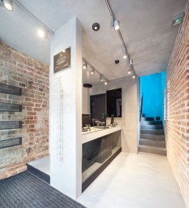 architekti chmelík & partneři, dostavba pokladny a rekonstrukce Bílé věže v Hradci Králové, interiér přístavby, 1.NP, foto