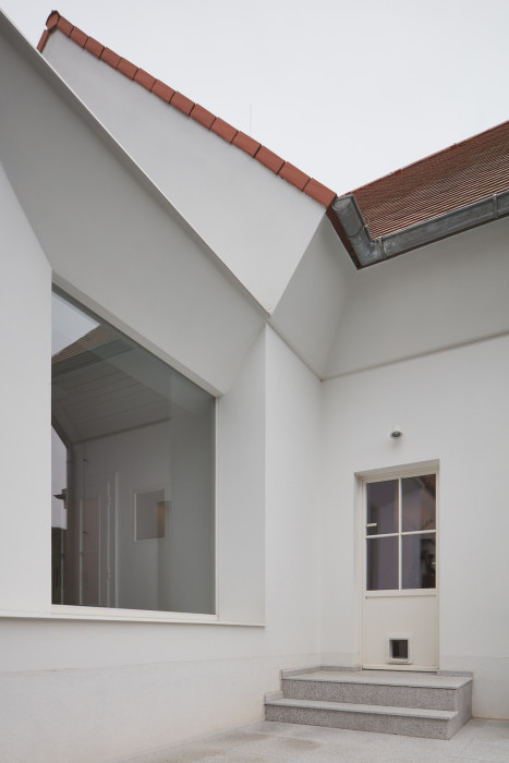 Vila s fontánou, Mjölk architekti