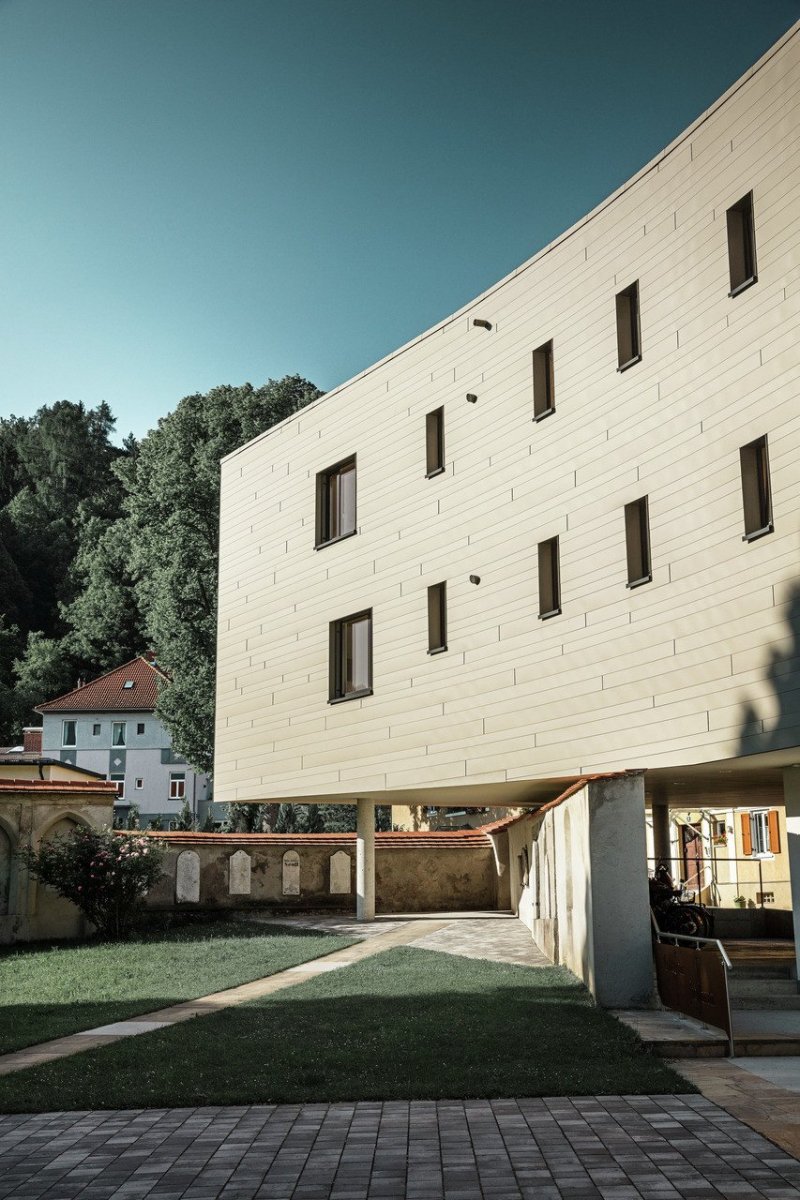 Architekti ze studia Nussmüller Architekten navrhli nové studentské koleje v rakouském Leobenu