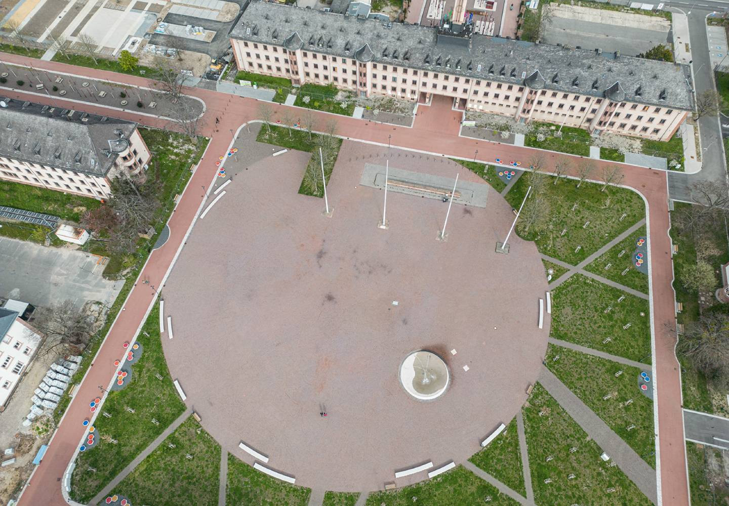 V Praze vystoupí švýcarský krajinářský architekt Lukas Schweingruber, zakladatel studia Vulkan s přednáškou s názvem Identita připravena na změnu.