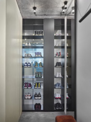 Interiér mezonetového bytu v Praze-Podolí, SMLXL