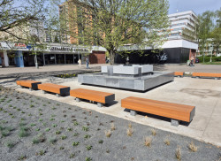 Kolem fontána vznikla nová odpočinková zóna.