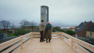 Síla sila / Alle os og siloen / The Silo and Us (Carina Randløv, 2026)