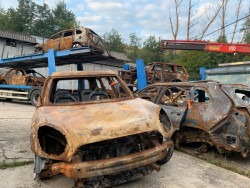 Fotografie z přepravy aut z Ukrajiny