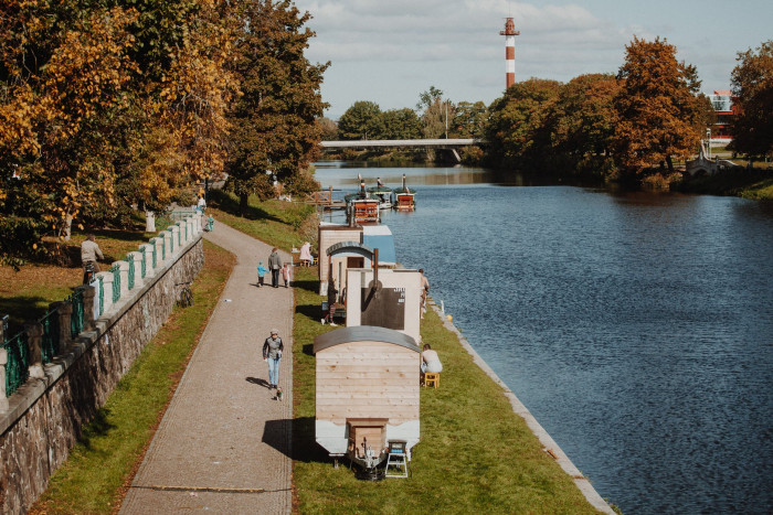22. března zavítá do Hradce Králové několika desítek veřejných, klubových, soukromých i pop-up pojízdných saun. Oslaví tak výročí 800 let od první písemné zmínky o městě.