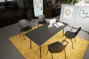 Židle puc od Wiesner-Hager má elegantní nadčasový design, který zapadne do jakéhokoli prostředí