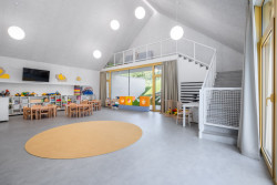 V jedné třídě piráti, ve druhé námořníci (MŠ Bratřejov, talaša kutěj architekti)