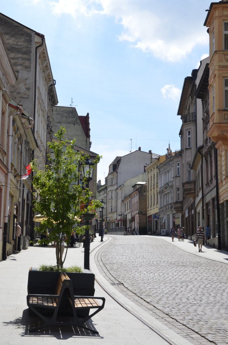ulice Głęboka, zástavba přelom 19. a 20. století, revitalizace v rámci projektu "Po stopách těšínské tramvaje" 2021-2023