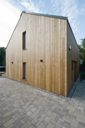 Proměna chaty v rodinný dům od studia Prajaga v Praze