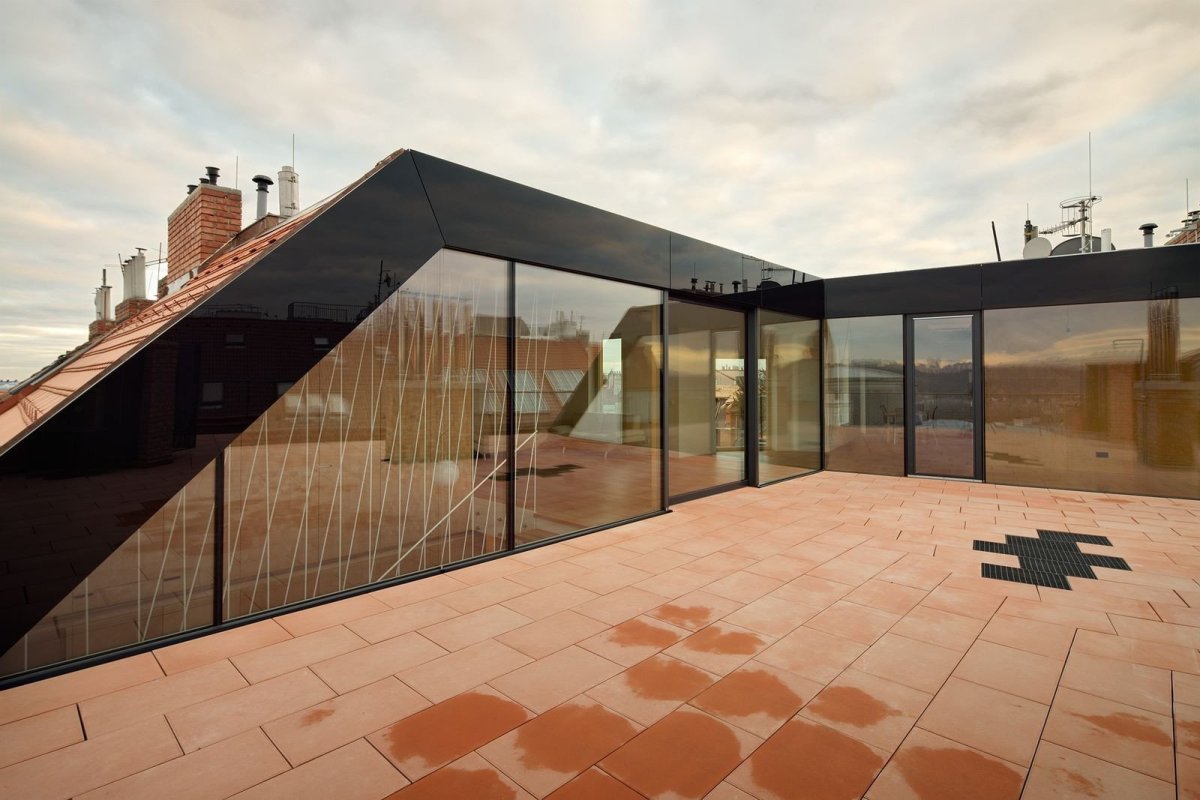 Uhlík architekti, Činžovní dům Letná, nástavba – foto