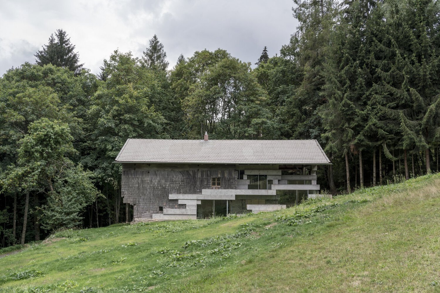 Renovace ruiny v Arnbrucku od architekta Petera Haimerla