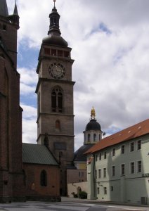 Přístavba pokladny a schodiště k Bílé věži v Hradci Králové od architekta Jaromíra Chmelíka