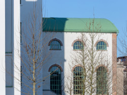 I v případě památkově nechráněné silocentrály se architekti Bouda a Masár rozhodli obnovit původní podobu stavby