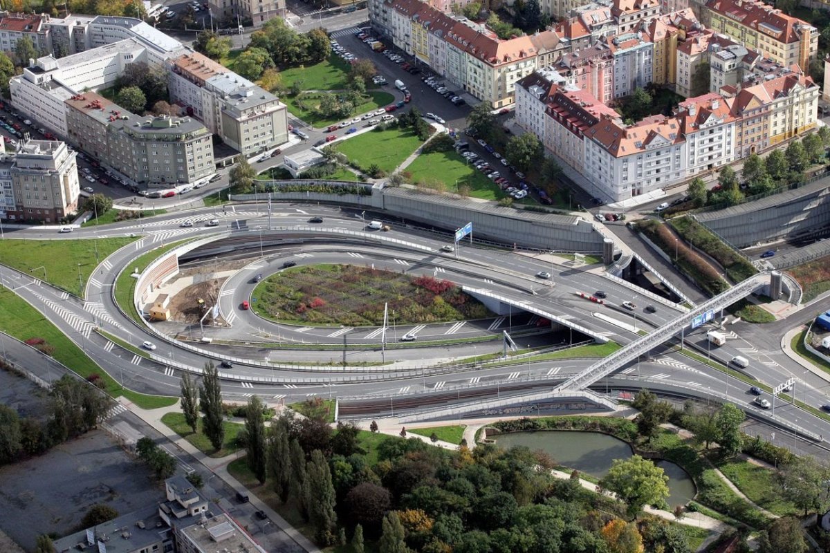 Stavba roku 2016 // METROPROJEKT Praha a. s., SATRA, spol. s r. o., PUDIS a. s., Městský okruh / Tunelový komplex Blanka, Praha – foto