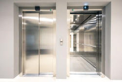 Vysoká škola báňská v Ostravě má novou budovu ekonomické fakulty. Navrhlo ji studio CHVÁLEK ATELIÉR s.r.o.