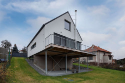 Rodinný dům v Kyjích, Prodesi/Domesi