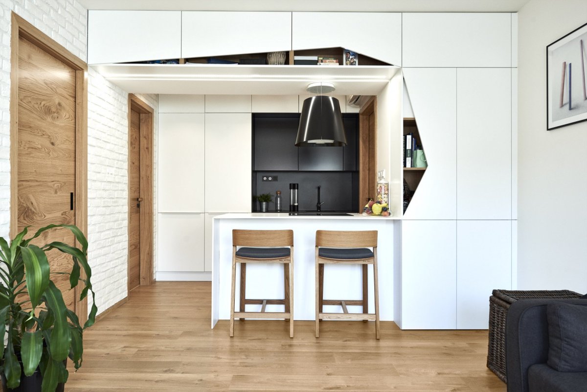 Maličký byt v Nuslích od Jana Beka spojuje český design a vybavení na míru