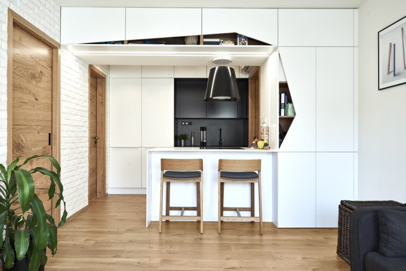 Maličký byt v Nuslích od Jana Beka spojuje český design a vybavení na míru