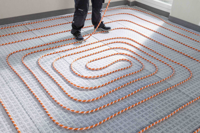 Společnost REHAU instaluje systémy podlahového vytápění po celé České republice