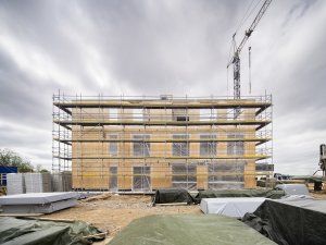 Architektonické studio Perspektiv dokončuje čtyřpodlažní kancelářskou budovu v Českých Budějovicích