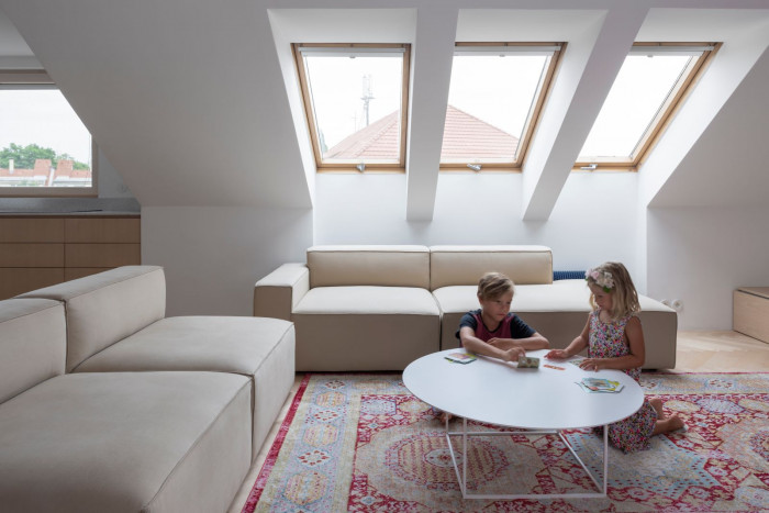 Podkrovní byt v Bratislavě, Kilo/Honč