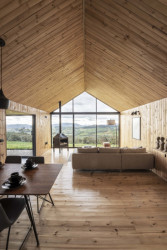 Modulární dvojdům od architekta jménem Rubén Gómez Gañán v Kolumbii