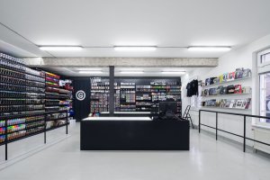 Graffneck Shop, 0,5 Studio