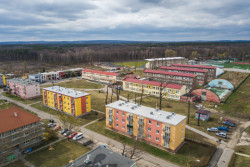 Nadace Proměny Karla Komárka vyhlašuje výzvu k obnově parku před Základní školou U Červených domků v Hodoníně