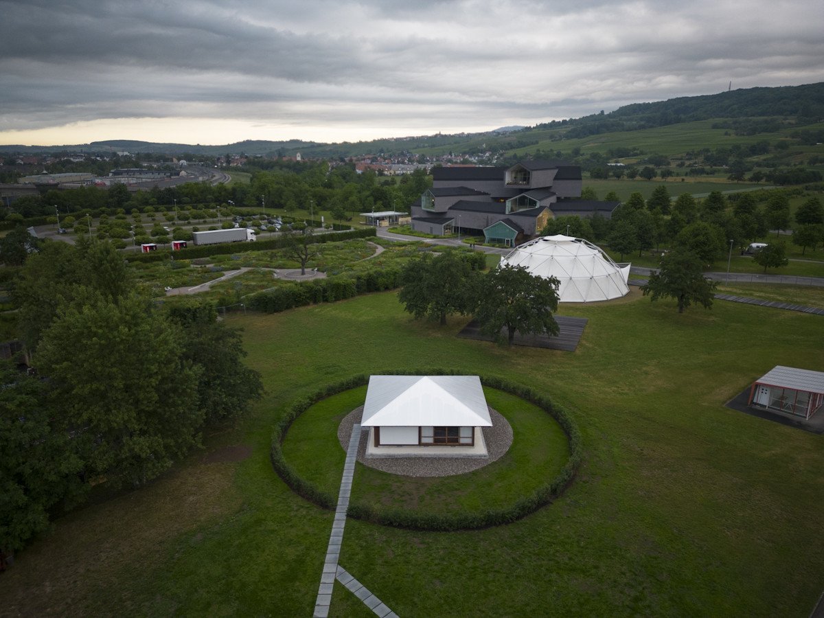 Nová budova kampusu od architekta jménem Kazuo Shinohara