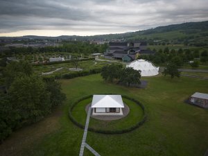 Nová budova kampusu od architekta jménem Kazuo Shinohara