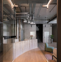 Přestavba budovy na sídlo firmy Raynet v Ostravě-Porubě od studia Ark