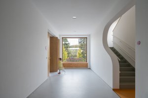 Schodiště jsou barevně odlišená. (MŠ Podhrad, sporadical)