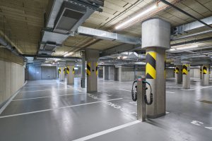 Pohled do podzemních garáží (Bytový dům Nové Lauby v Ostravě, ateliér znamení čtyř - architekti)