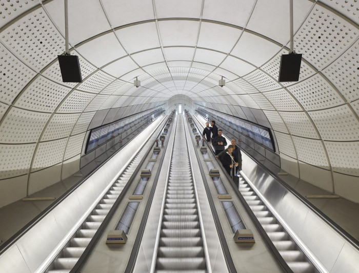 Alžbětina linka v Londýně, to je prostor, kde se myslelo na vše. (Elisabeth Line v Londýně, Grimshaw, Maynard, Equation a Atkins)