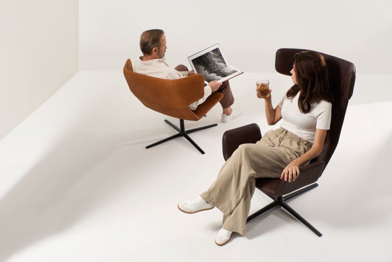 Křeslo Flexi Lounge od LD Seating, které navrhlo italské studio Orlandini Design.