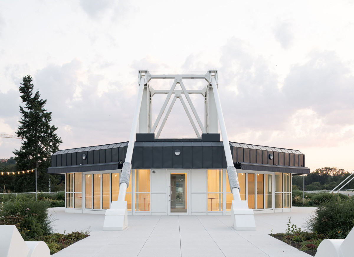 Terasy Křižíkových pavilonů (Rekonstrukce teras Křižíkových pavilonů; SOA architekti)