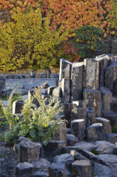 Geopark v Říčanech od studia zahradní architektury Architráva - čedičové varhany