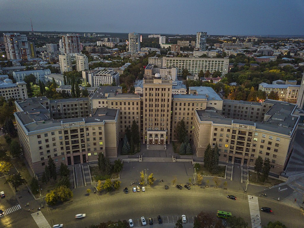 Budova Národní univerzity (1930-1932) na náměstí Svobody.