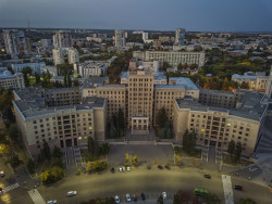 Budova Národní univerzity (1930-1932) na náměstí Svobody.