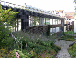 ekologické centrum Otevřená zahrada od Projektil architekti