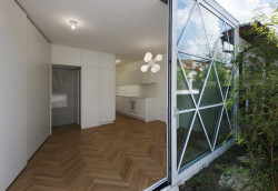 Řadový dům Jinonice, Roháč Stratil