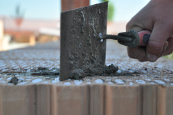 Tepelněizolační broušené cihly vyplněné expandovaným polystyrénem - HELUZ FAMILY 50 2in1 broušená