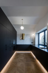 Zrekonstruovaná vila poblíž Prahy od Karnet architekti