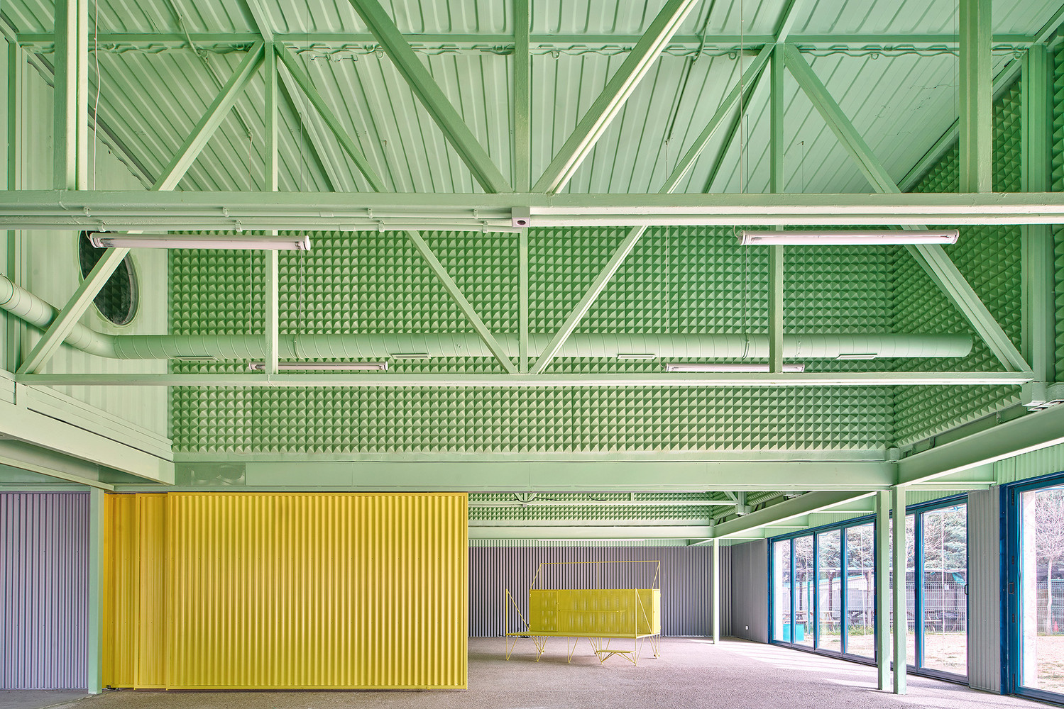 Educan Centrum od španělského studia Eeestudio