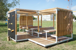 Modulární systém řady Y od Egoé posunuje dosavadní hranice využití venkovního prostoru. (na obrázku řada School)