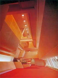 Architekt Paul Rudolph navrhl budovu jako sídlo lékařské výzkumné společnosti Burroughs Wellcome, 1969-72