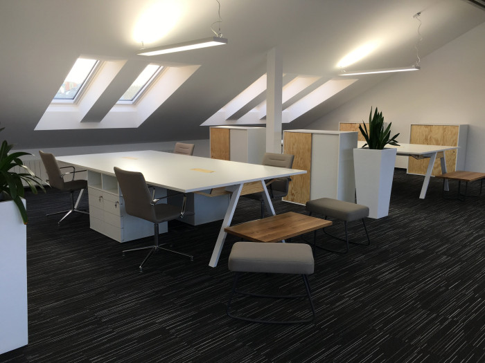 Stůl MOVE ME se přizpůsobí jakýmkoliv prostorám.