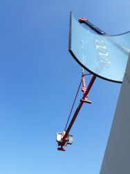 Foto z montáže obloukového okna